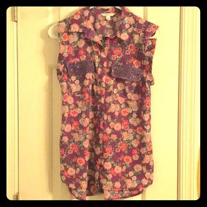 Sleeveless floral blouse